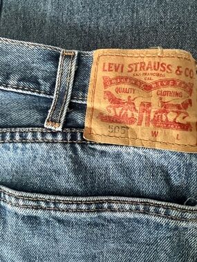 Levi's 505 Men's Straight Blue Denim Jeans. Classic